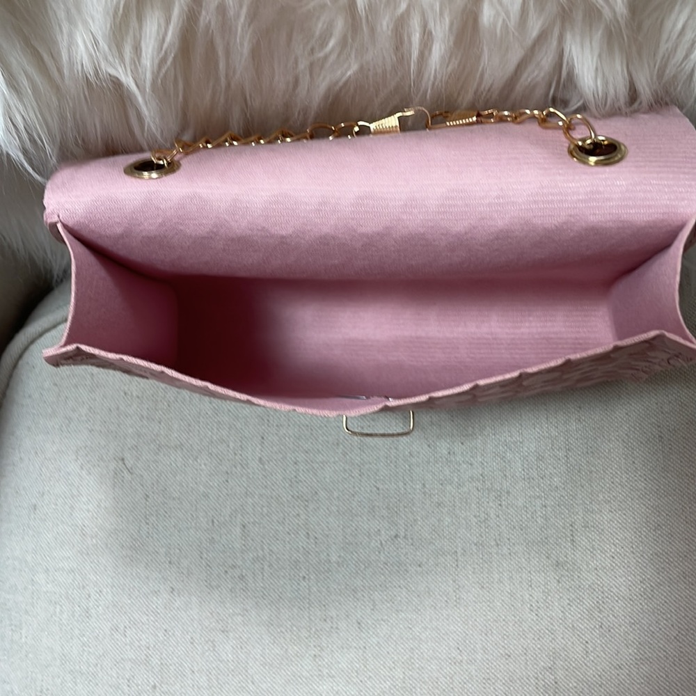 MINI TEXTURED PUSH LOCK PINK CROSSBODY BAG - Picture 11 of 15